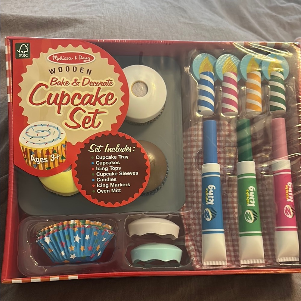 Melissa & Doug Wooden Bake & Decorate Cupcake Set - Multicolor